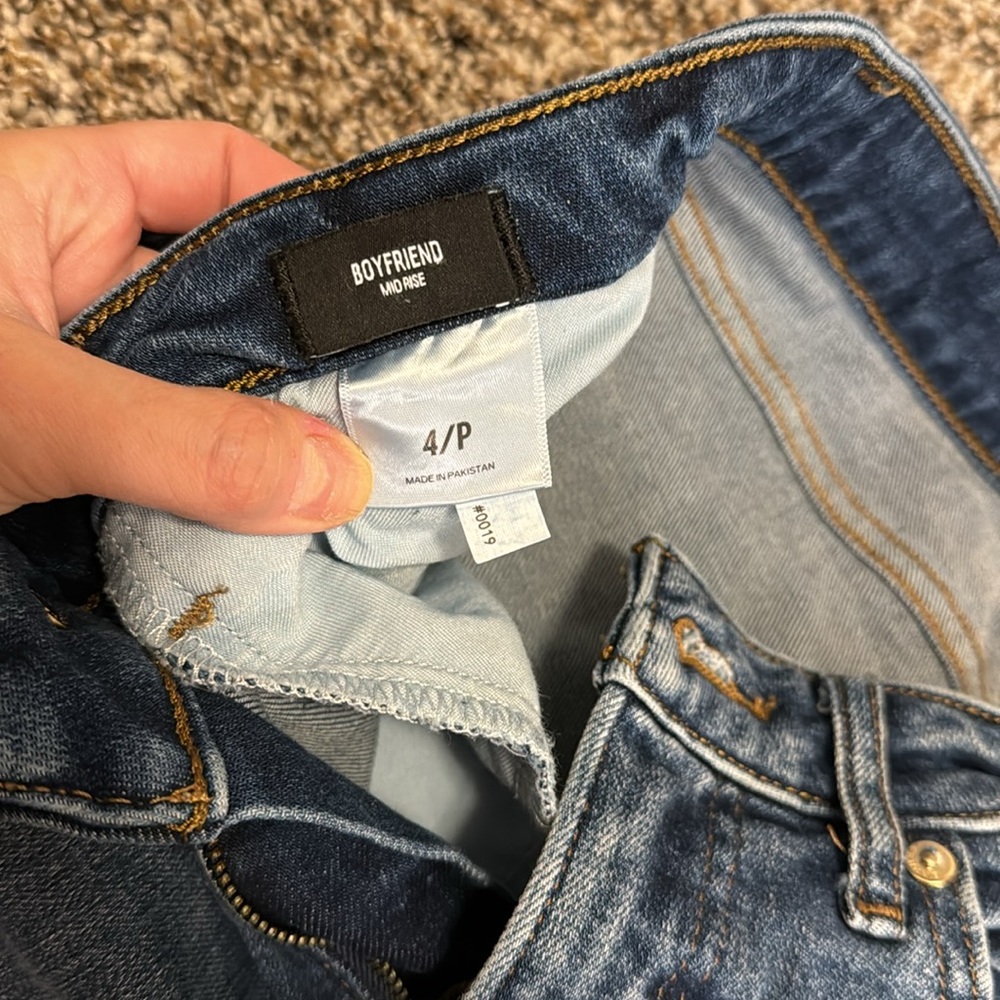 Express Boyfriend Mid Rise Jeans - Picture 4 of 6